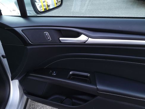 Used 2019 Ford Fusion Titanium image 15