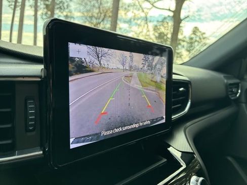 Used 2023 Ford Explorer ST-Line w/ Class IV Trailer Tow Package image 34