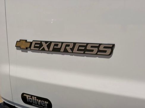 New 2026 Chevrolet Express 2500 Extended RWD image 11