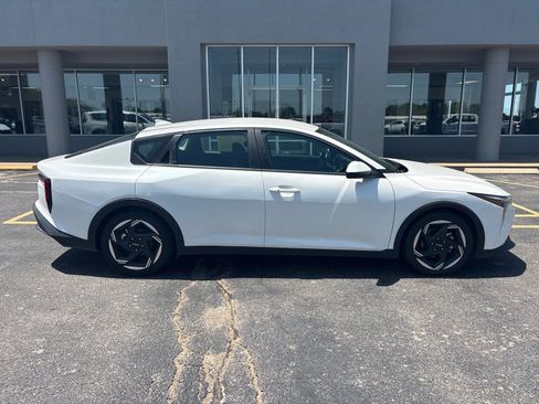 Used 2025 Kia K4 EX FWD image 4
