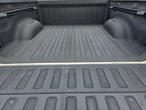 Used 2019 RAM 1500 Laramie AWD/4WD image 27