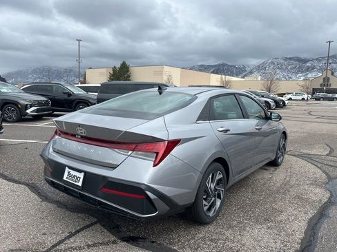 New 2026 Hyundai Elantra Limited image 5