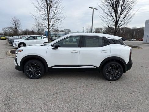 New 2026 Nissan Kicks SR w/ SR Premium Package image 8