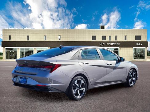 Certified 2023 Hyundai Elantra SEL w/ Convenience Package FWD image 3