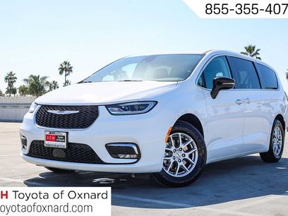 Used 2024 Chrysler Pacifica Touring-L