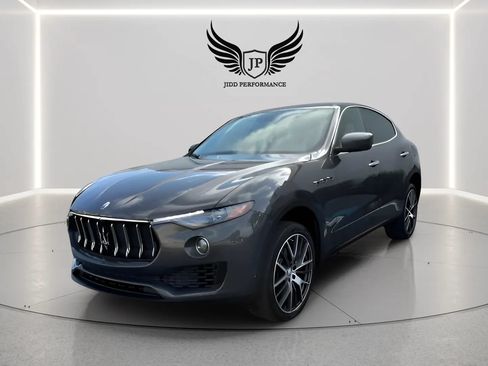 Used 2017 Maserati Levante AWD/4WD image 3