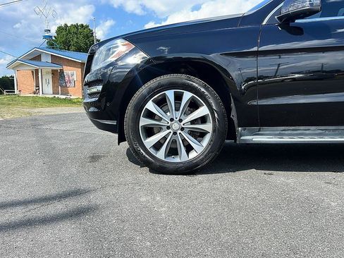 Used 2014 Mercedes-Benz GL 450 4MATIC w/ Appearance Package image 24