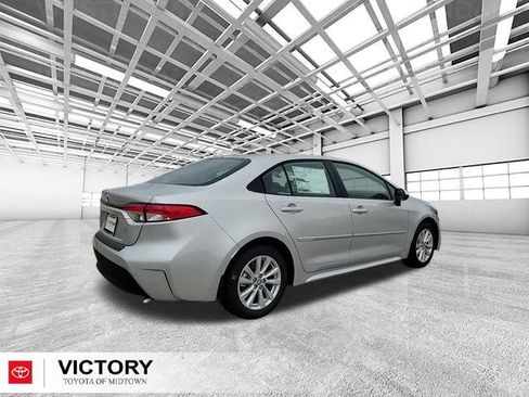 Used 2026 Toyota Corolla LE image 3