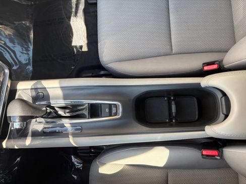 Used 2018 Honda HR-V EX image 25