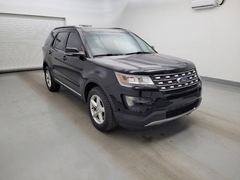 Used 2016 Ford Explorer XLT w/ Equipment Group 202A AWD/4WD image 13
