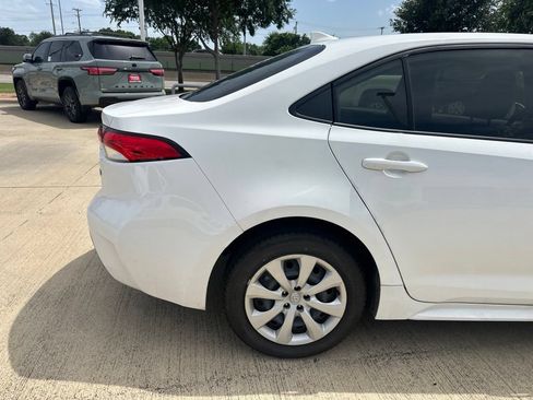 Used 2024 Toyota Corolla LE FWD image 10