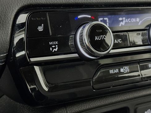 Certified 2023 Honda Pilot Touring image 21