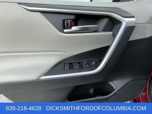 Used 2020 Toyota RAV4 XLE Premium image 17