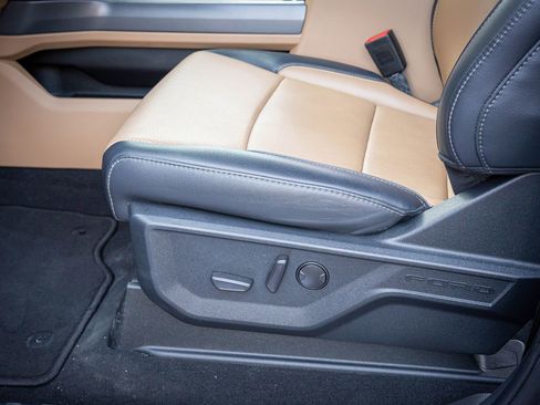 Used 2025 Ford F450 Lariat image 13