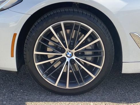 Used 2023 BMW 530i w/ Premium Package image 10