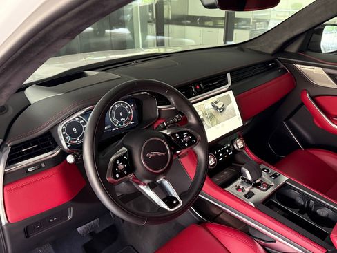 Used 2025 Jaguar F-PACE R-Dynamic S AWD/4WD image 4