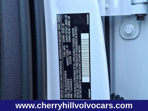 New 2025 Volvo XC40 B5 Plus w/ Protection Package Premier image 25