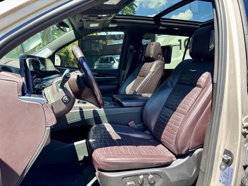 Used 2021 Cadillac Escalade ESV Premium Luxury Platinum AWD/4WD image 14