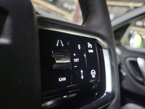 New 2025 Land Rover Discovery Sport Dynamic SE image 16