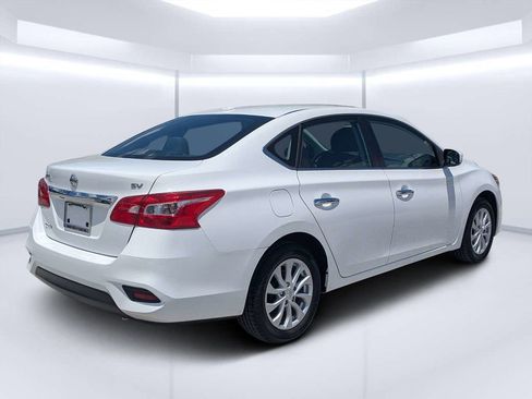 Used 2019 Nissan Sentra SV FWD image 3