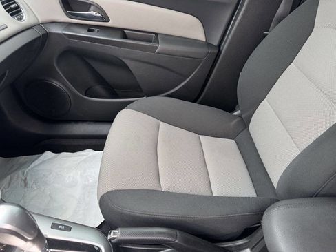 Used 2012 Chevrolet Cruze LS image 11