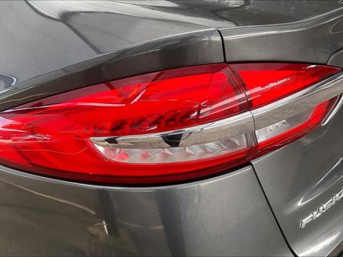 Used 2020 Ford Fusion SE FWD image 28