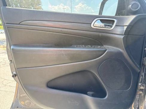 Used 2020 Jeep Grand Cherokee Altitude AWD/4WD image 13