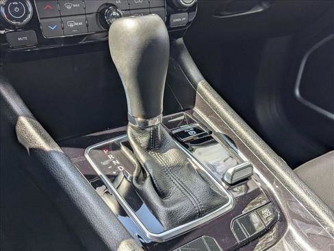 Used 2024 Jeep Compass Latitude image 12