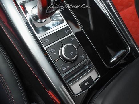 Used 2022 Land Rover Range Rover Sport SVR image 15
