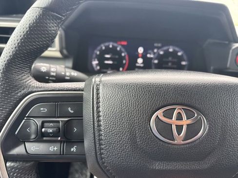 Used 2024 Toyota Tacoma TRD Off-Road image 14