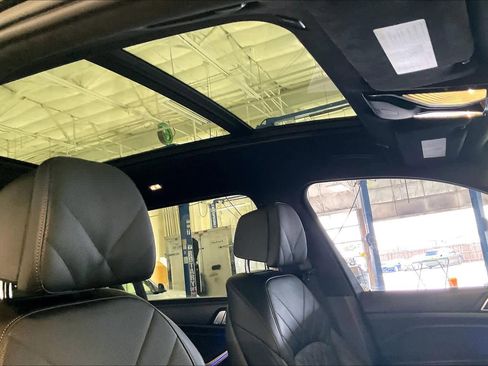 Used 2024 BMW X7 xDrive40i w/ M Sport Package image 12