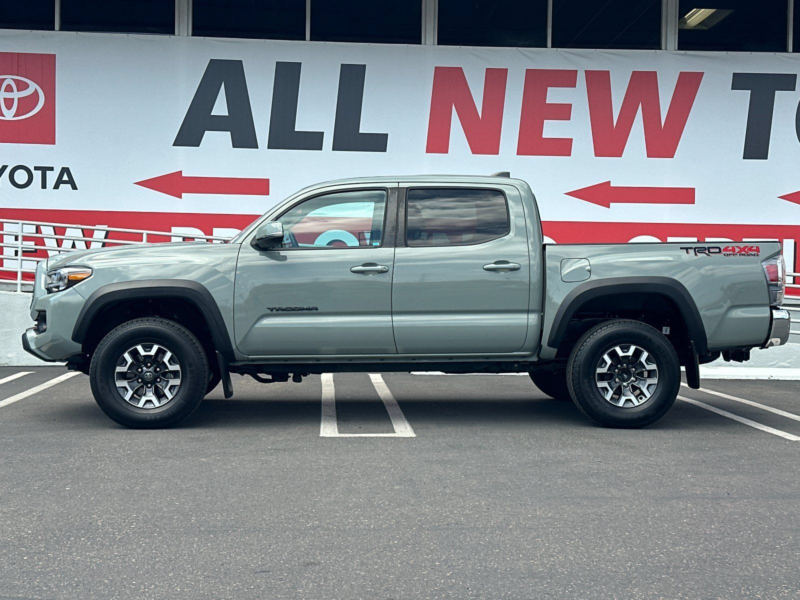 Used 2023 Toyota Tacoma TRD Off-Road AWD/4WD image 2