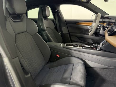 Used 2022 Audi e-tron GT Premium Plus AWD/4WD image 33