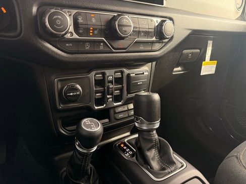 New 2026 Jeep Gladiator Sport image 7