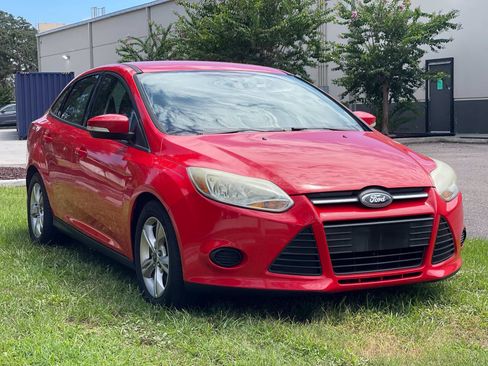 Used 2014 Ford Focus SE FWD image 11