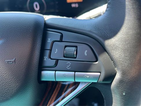 Used 2021 Cadillac Escalade ESV Premium Luxury w/ LPO, Radiant Package AWD/4WD image 32