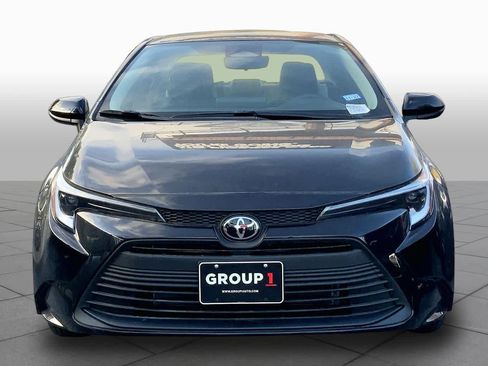 Used 2026 Toyota Corolla LE FWD image 4