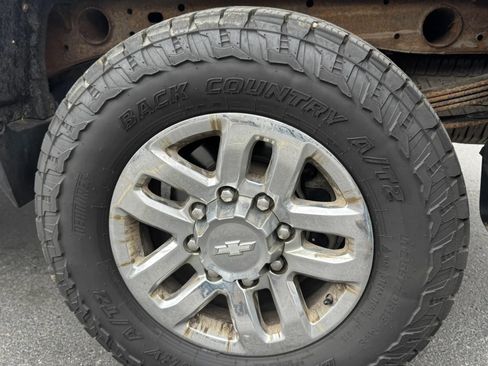 Used 2015 Chevrolet Silverado 2500 LTZ AWD/4WD image 10