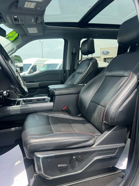 Used 2024 Ford F250 Lariat w/ Black Appearance Package AWD/4WD image 25