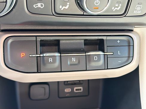 Used 2023 GMC Acadia Denali w/ Denali Ultimate Package FWD image 17