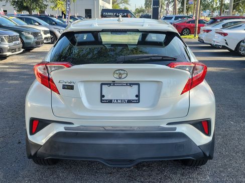 Used 2018 Toyota C-HR XLE FWD image 5