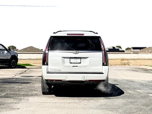 Used 2018 Cadillac Escalade ESV Luxury image 6