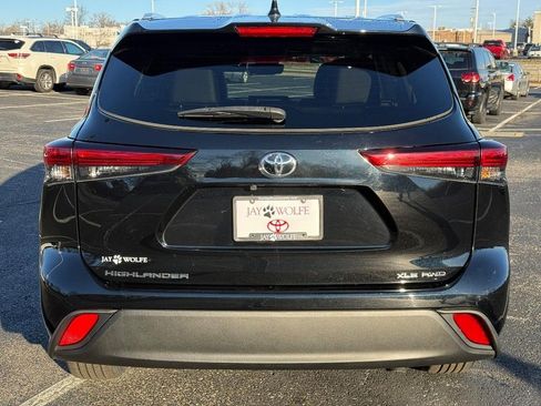 Certified 2023 Toyota Highlander XLE image 7