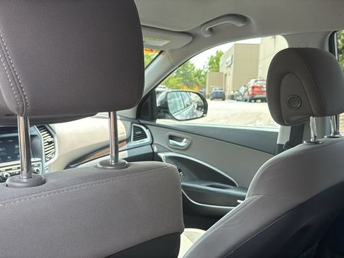 Used 2018 Hyundai Santa Fe SE AWD/4WD image 28
