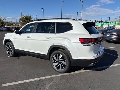 New 2026 Volkswagen Atlas SE image 3