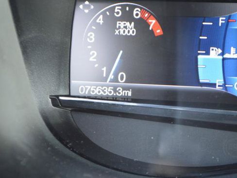 Used 2018 Ford Explorer XLT w/ Equipment Group 202A FWD image 15