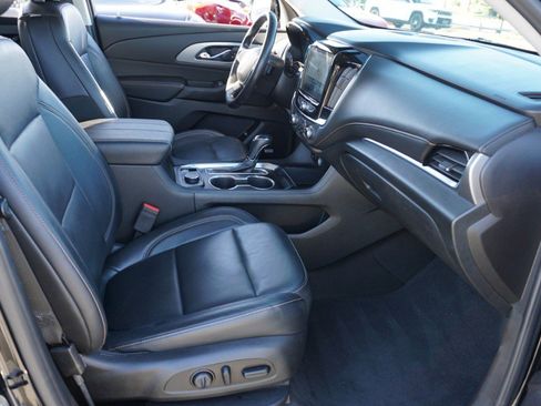 Used 2019 Chevrolet Traverse RS image 14
