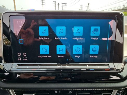 Used 2024 Volkswagen Atlas SE image 23