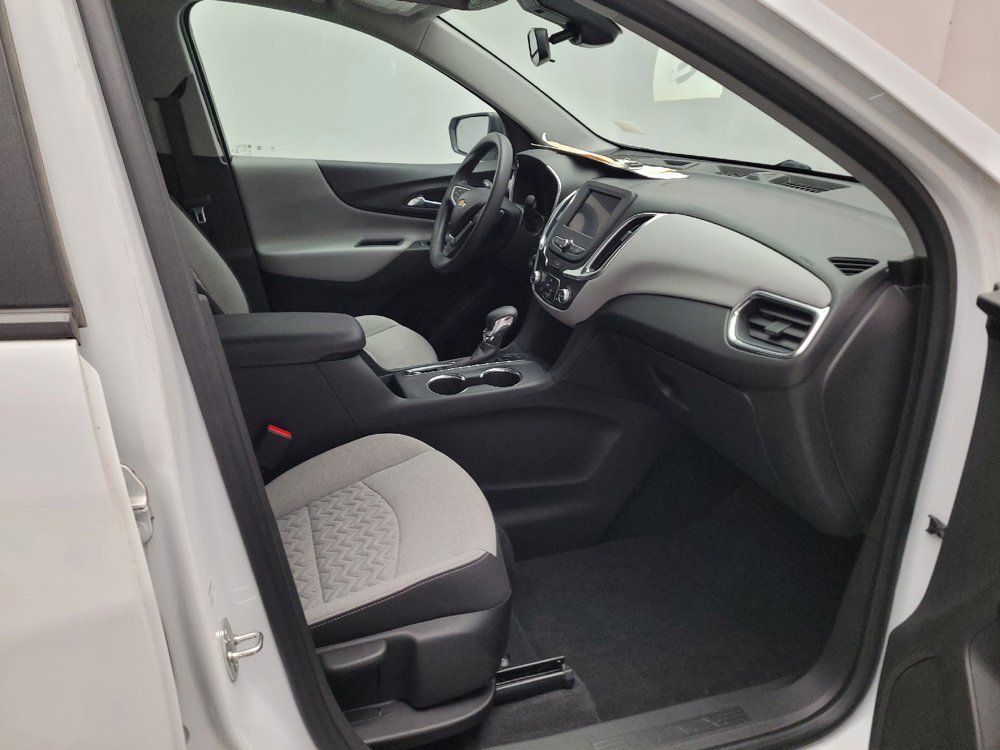 Used 2022 Chevrolet Equinox LS w/ LPO, Floor Liner Package AWD/4WD image 21