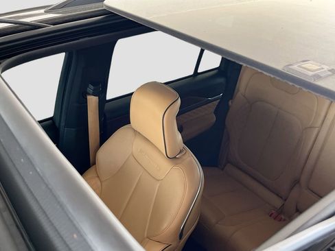Used 2025 Jeep Grand Cherokee Summit image 23